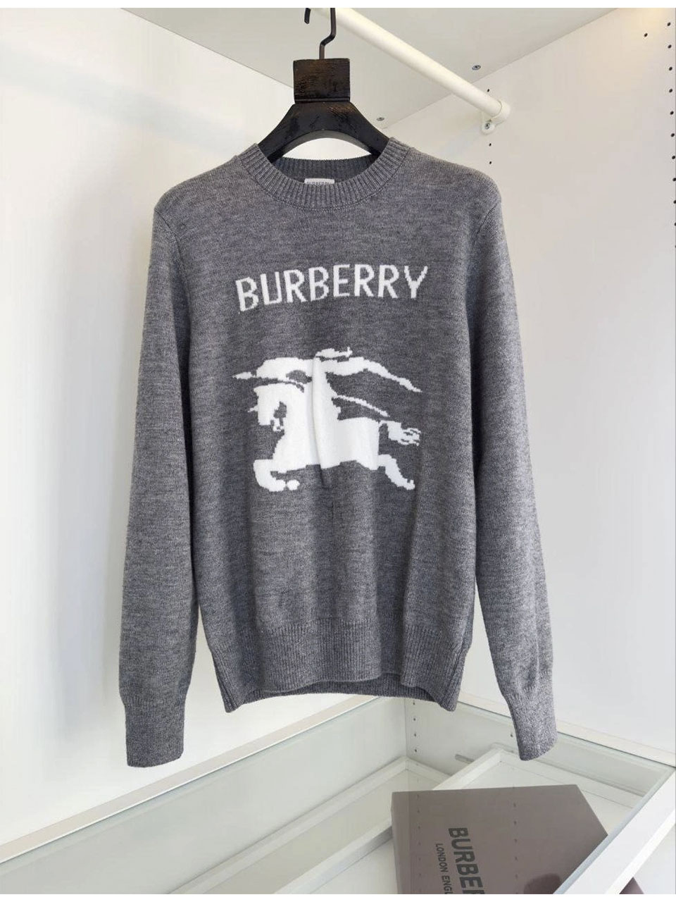 1 Свитер BURBERRY — изображение 1