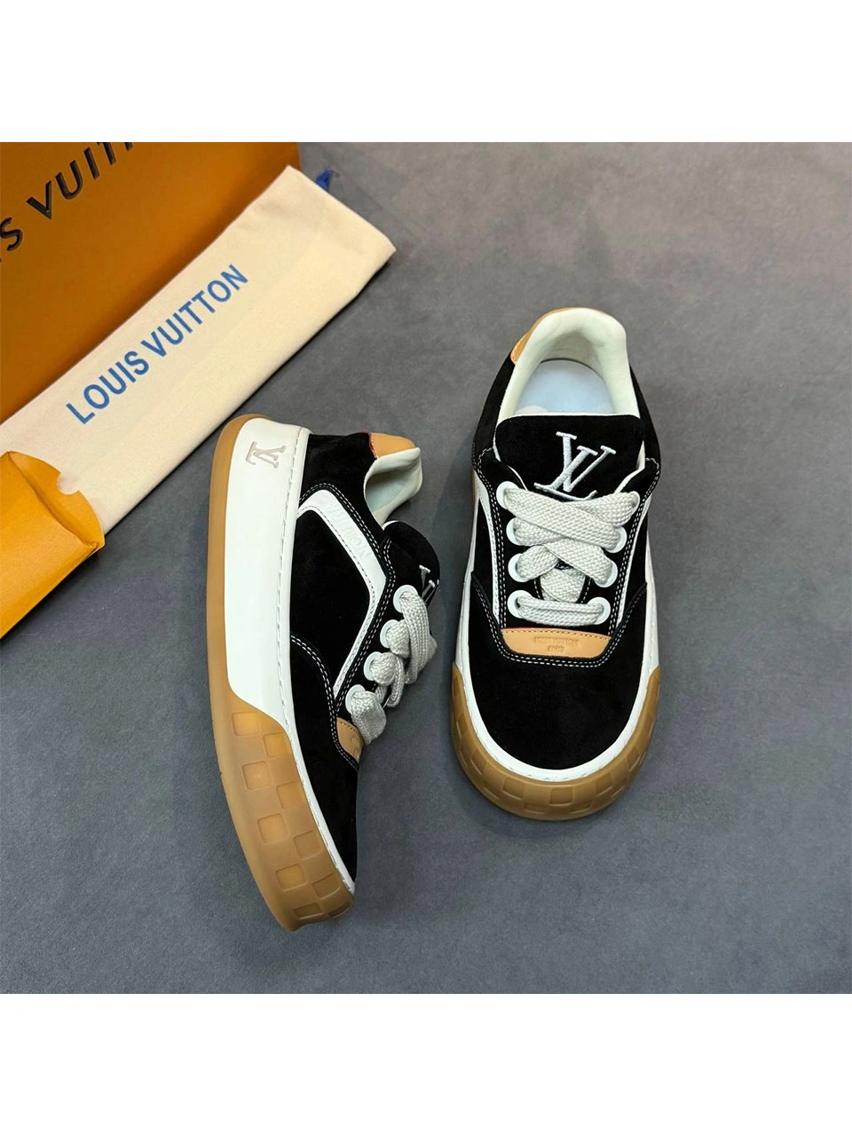 12 Кеды LOUIS VUITTON — изображение 1