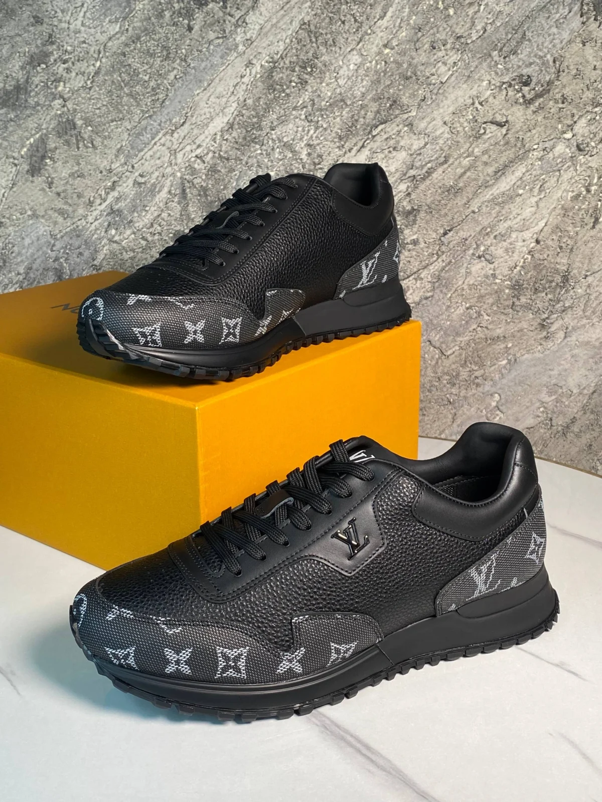 Кроссовки LOUIS VUITTON — изображение 2