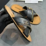 Женские шлепанцы Chanel чёрного цвета, артикул 339249 — фото 3