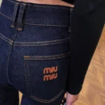 Женские джинсы Miu Miu тёмно-синего цвета, артикул 339927 — фото 3