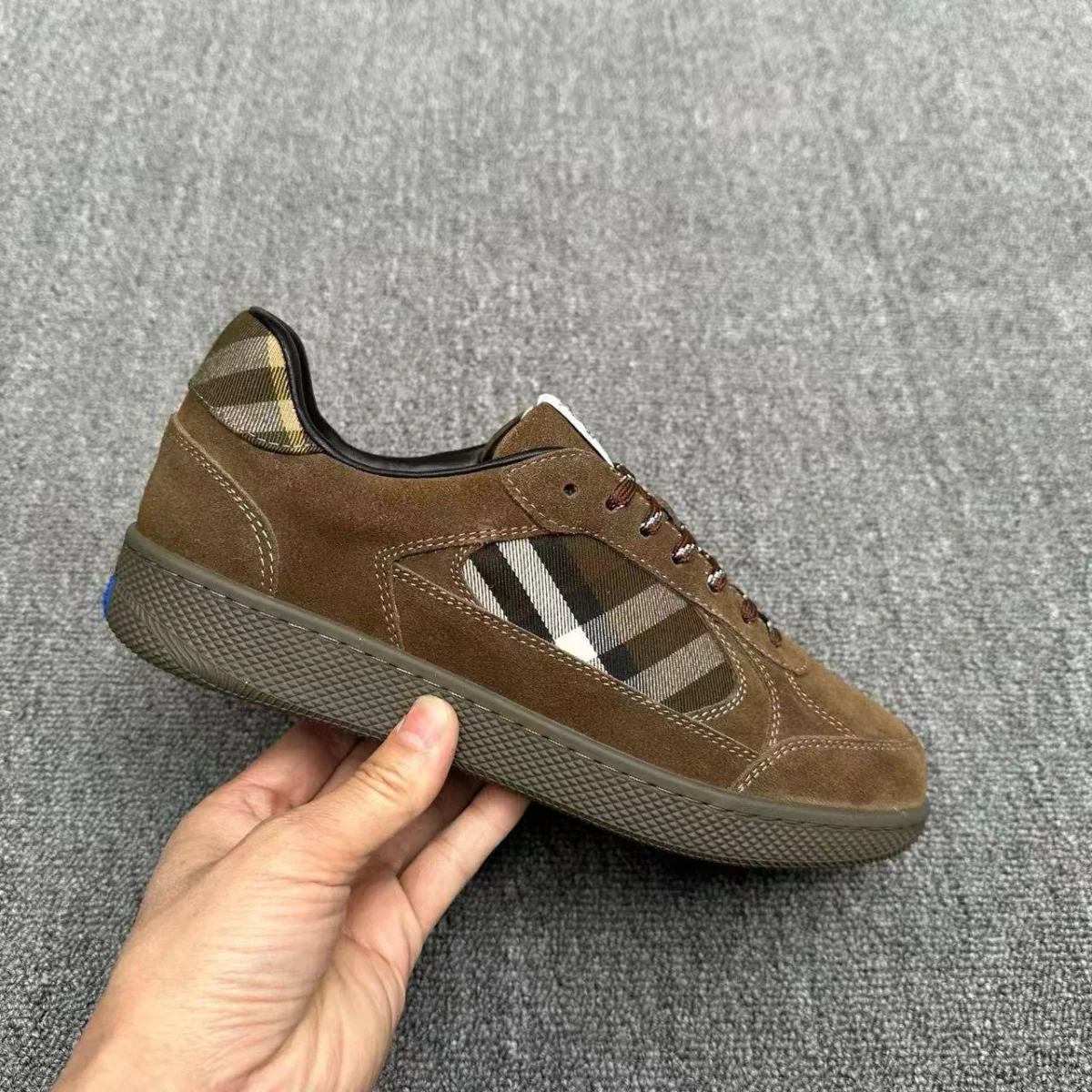 Кроссовки BURBERRY — изображение 3