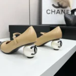 Женские туфли Chanel бежевого цвета, артикул 340304 — фото 7