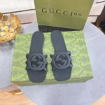 Женские шлепанцы Gucci чёрного цвета, артикул 340822 — фото 2