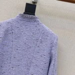Женский костюм Chanel голубого цвета, артикул 340739 — фото 9