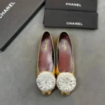 Женские балетки Chanel золотого цвета, артикул 340983 — фото 4