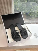 Женские шлепанцы Loewe чёрного цвета, артикул 341170