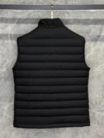 Мужская безрукавка Kiton чёрного цвета, артикул 340985 — фото 2