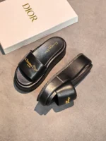 Женские шлепанцы Dior чёрного цвета, артикул 341272 — фото 4