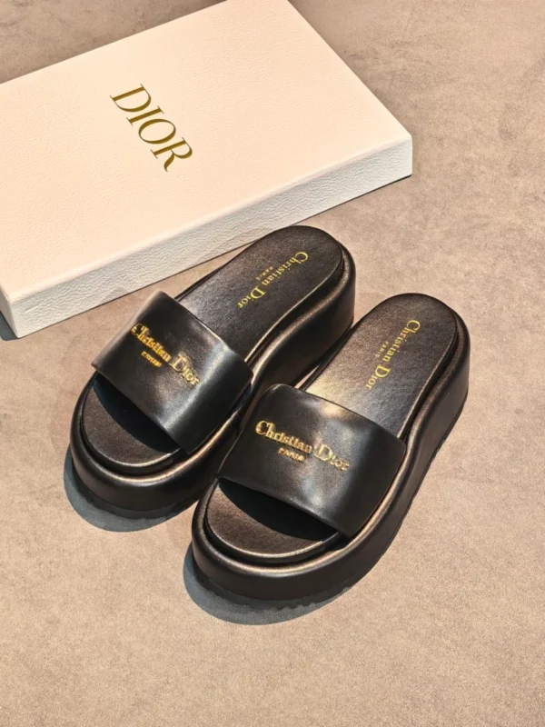 Шлепанцы DIOR