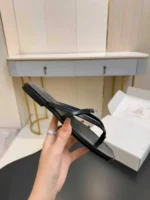 Женские шлепанцы Chanel чёрного цвета, артикул 342103 — фото 8