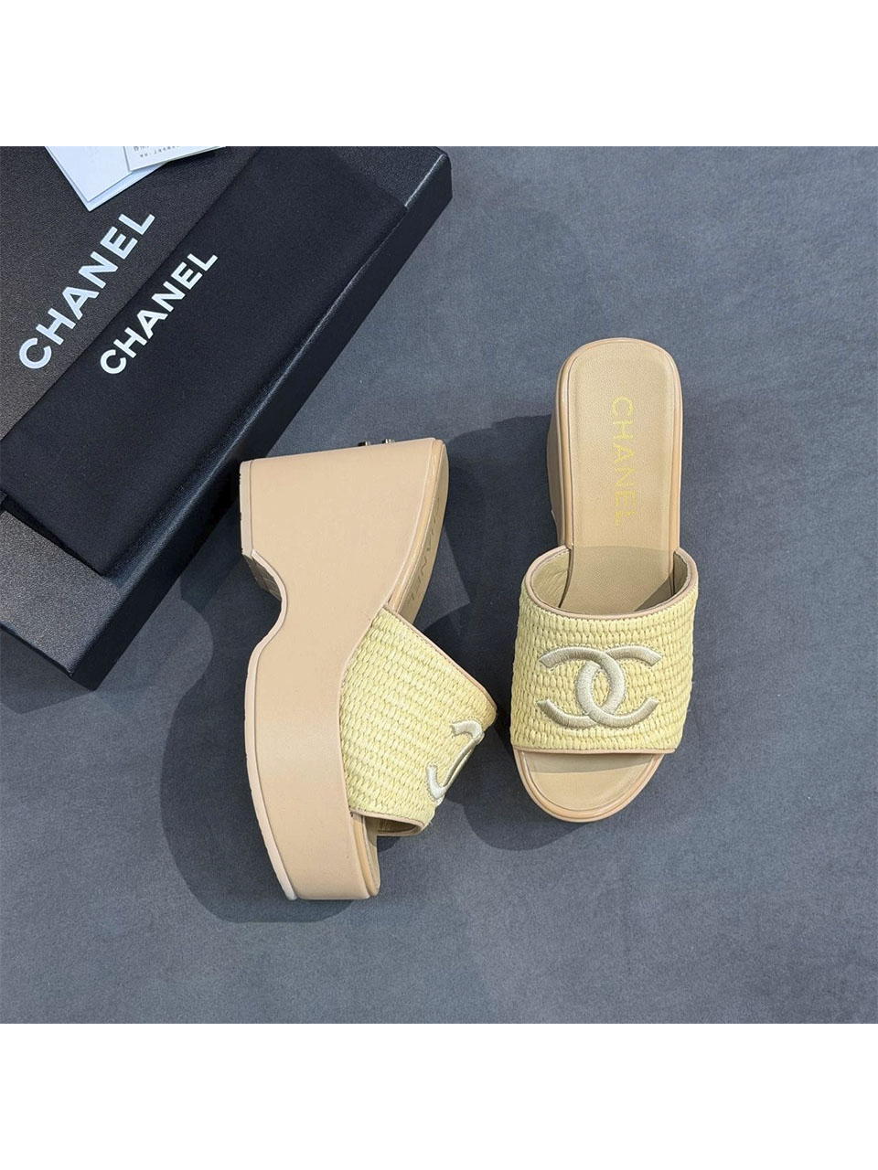 10 Женские мюли Chanel бежевого цвета, артикул 342839