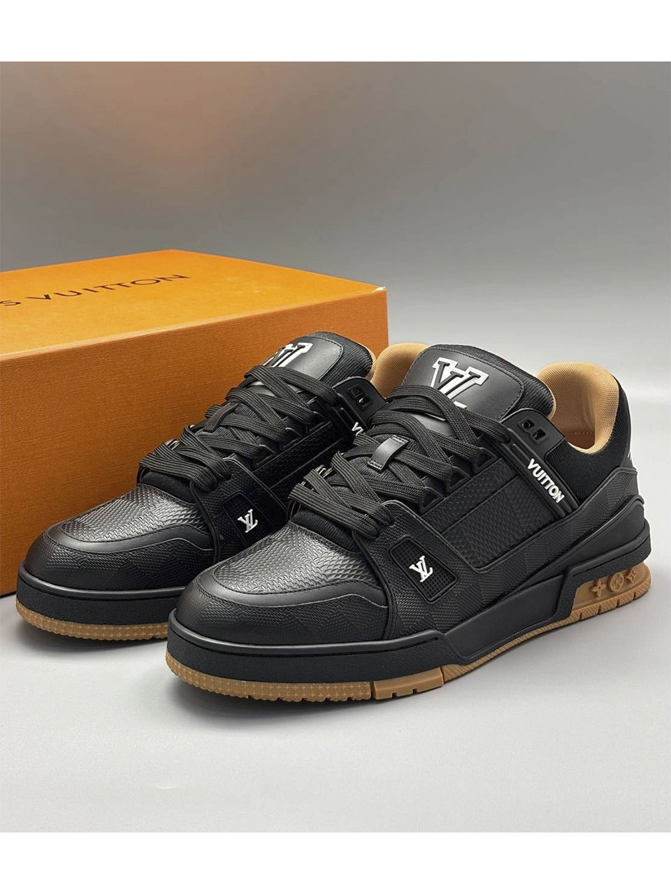 3 Кеды LOUIS VUITTON — изображение 1