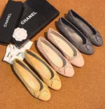 Женские балетки Chanel бежевого цвета, артикул 342380 — фото 2