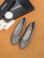 Женские балетки Chanel серого цвета, артикул 342382 — фото 3