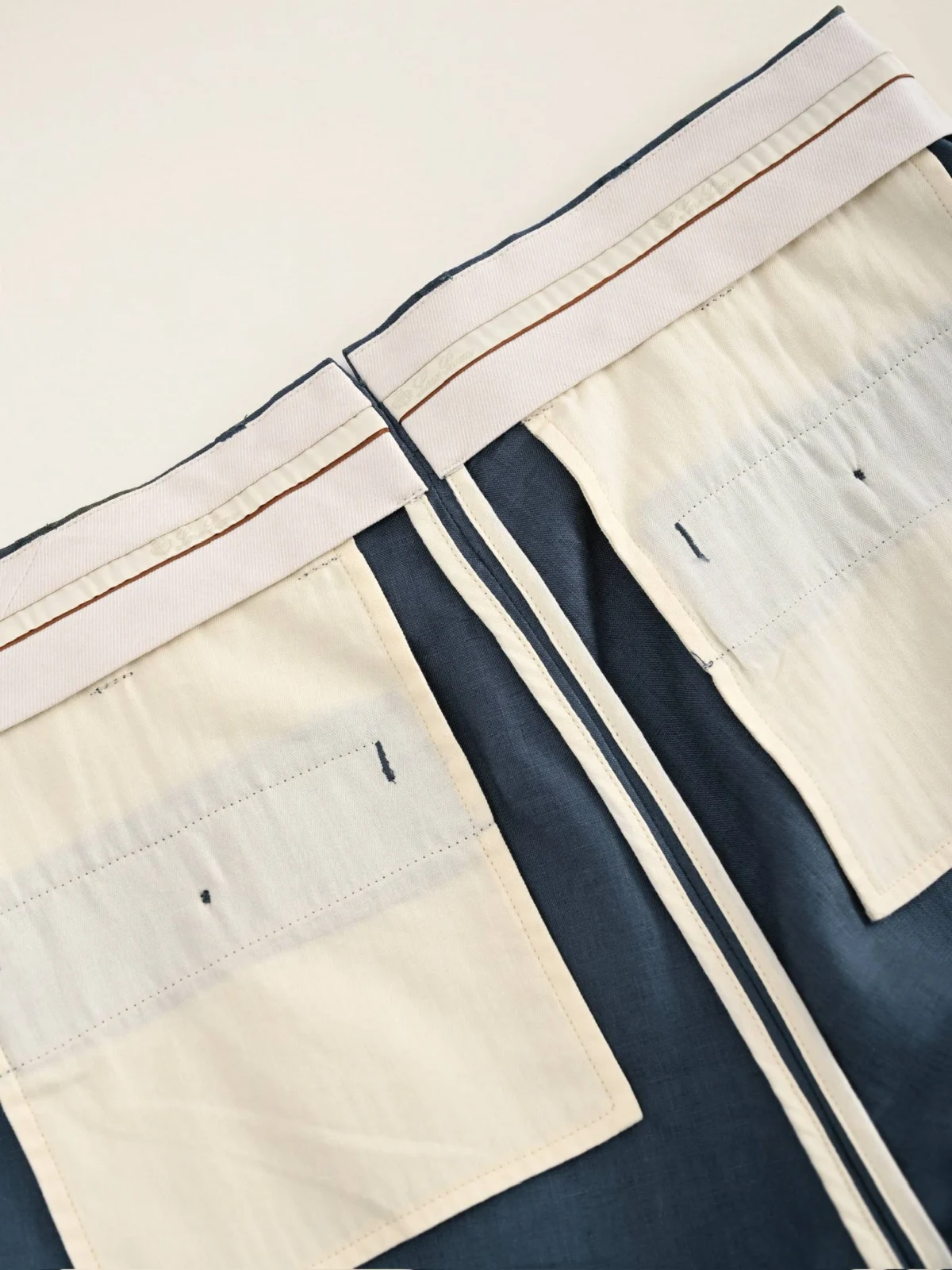 Льняные брюки LORO PIANA — изображение 9