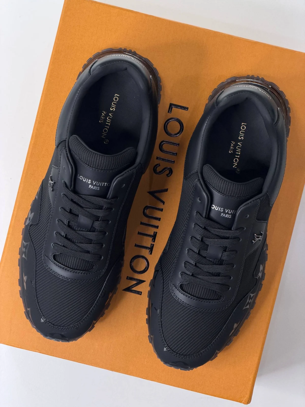 Кроссовки LOUIS VUITTON — изображение 2