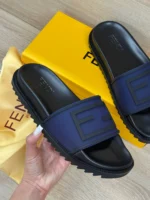 Мужские шлепанцы Fendi тёмно-синего цвета, артикул 342532