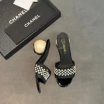 Женские мюли Chanel чёрного цвета, артикул 342651 — фото 3
