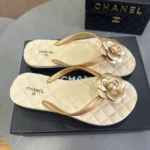 Женские шлепанцы Chanel кремового цвета, артикул 342825 — фото 4