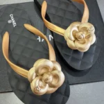 Женские шлепанцы Chanel чёрного цвета, артикул 342826 — фото 7