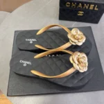 Женские шлепанцы Chanel чёрного цвета, артикул 342826 — фото 3