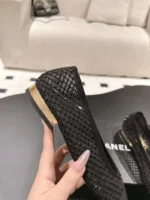 Женские балетки Chanel чёрного цвета, артикул 342829 — фото 8