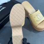 Женские мюли Chanel бежевого цвета, артикул 342839 — фото 6