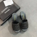Женские мюли Chanel чёрного цвета, артикул 342840 — фото 2