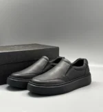 Мужские слипоны Prada чёрного цвета, артикул 342898