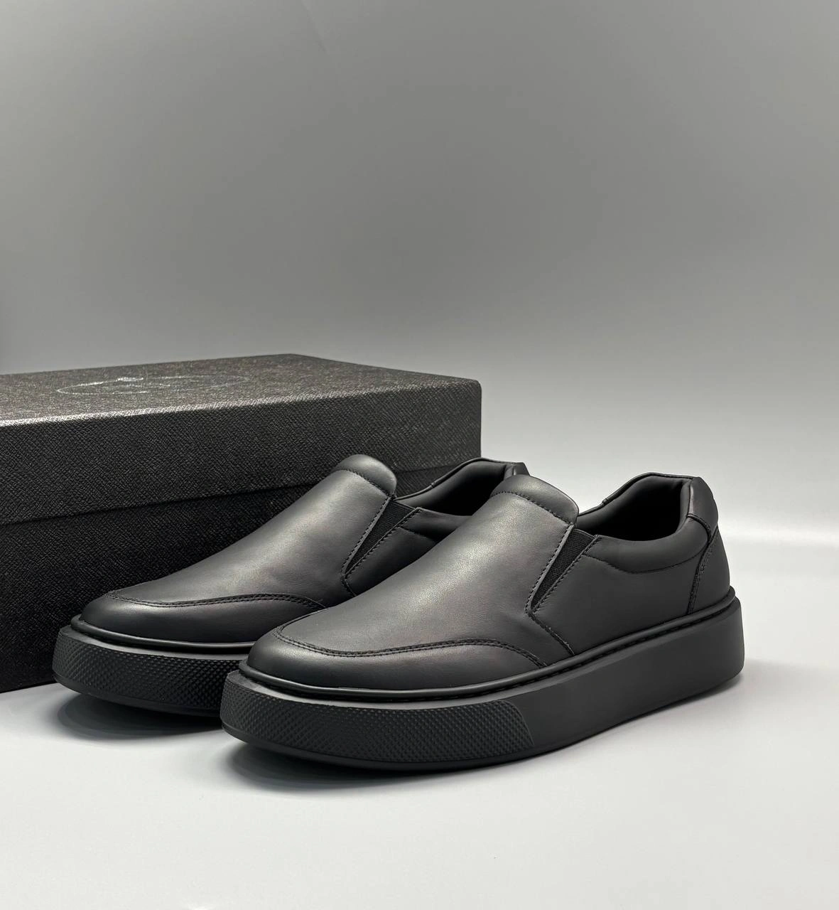 photo_2026-05-15_15-59-02 Мужские слипоны Prada чёрного цвета, артикул 342898