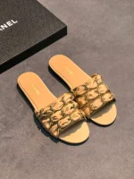 Женские шлепанцы Chanel бежевого цвета, артикул 342919