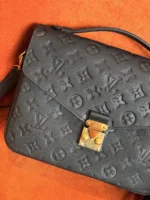 Женская сумка Louis Vuitton чёрного цвета, артикул 344294 — фото 4