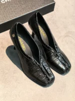 Женские туфли Chanel чёрного цвета, артикул 344308
