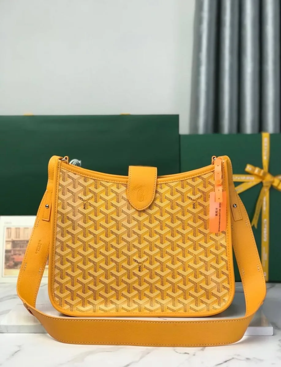 344485_1 Сумка мессенджер Goyard — изображение 1