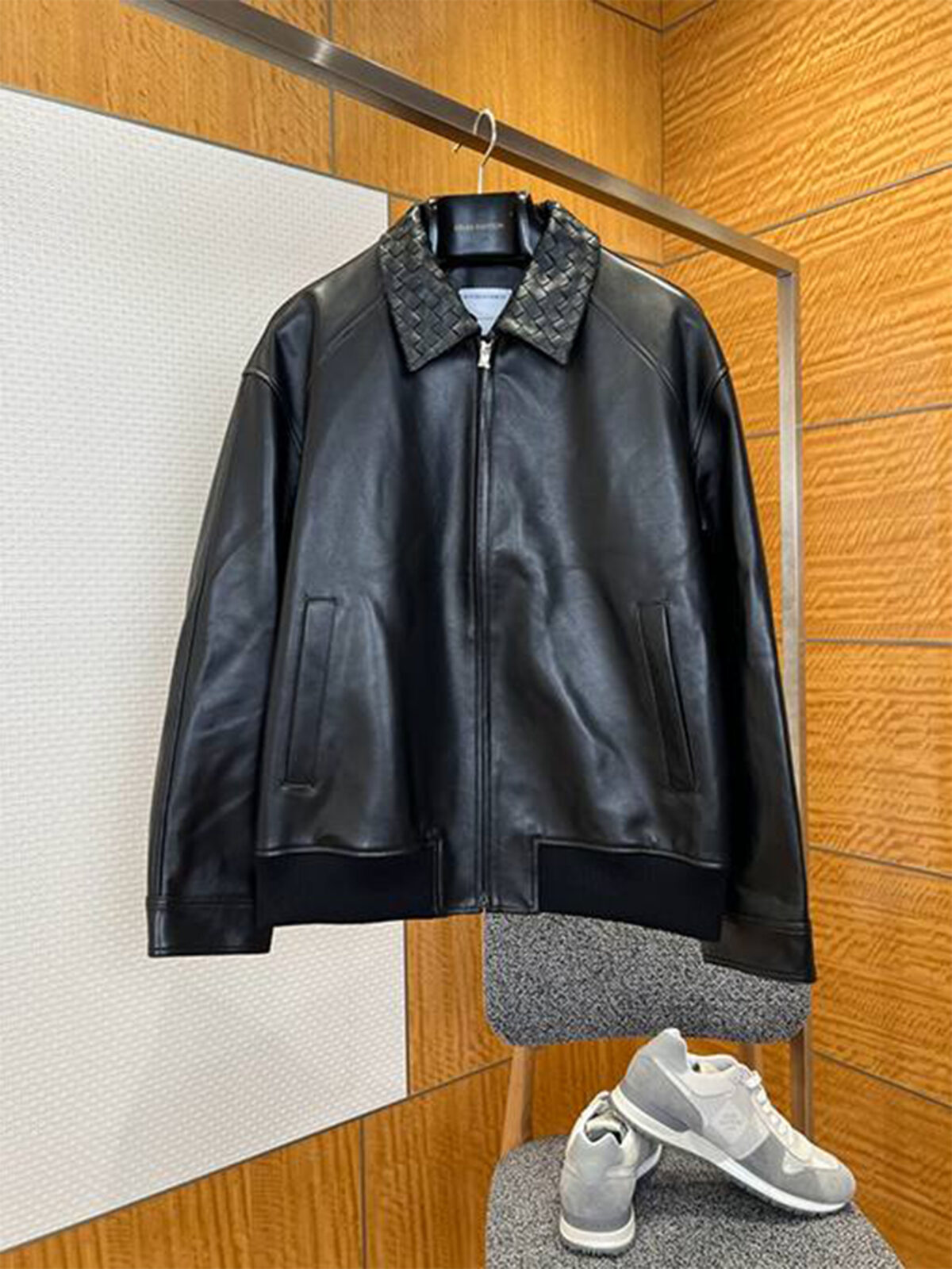 6 Мужская куртка Bottega Veneta чёрного цвета, артикул 344177