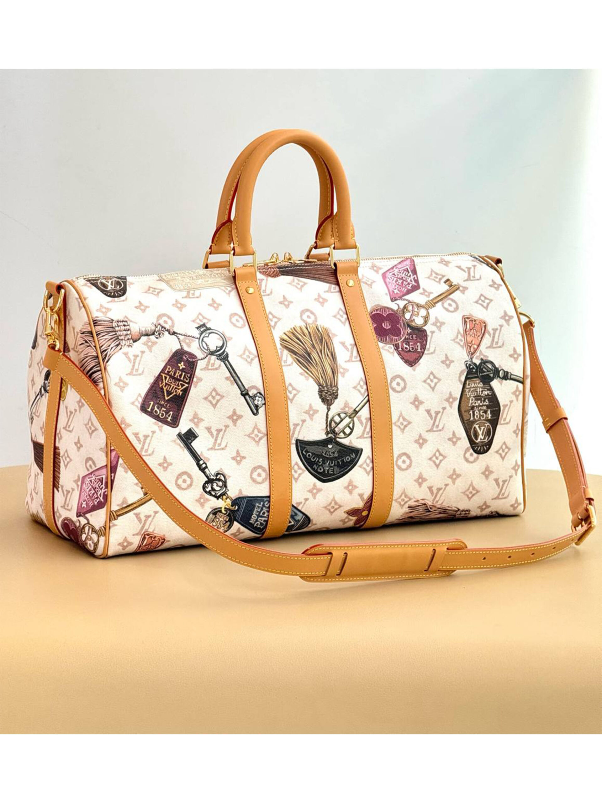7 Женская дорожная сумка Louis Vuitton белого цвета, артикул 344255
