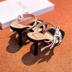 Женские босоножки Dior чёрного цвета, артикул 343597 — фото 4