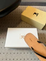 Женские шлепанцы The Row коричневого цвета, артикул 343609 — фото 7