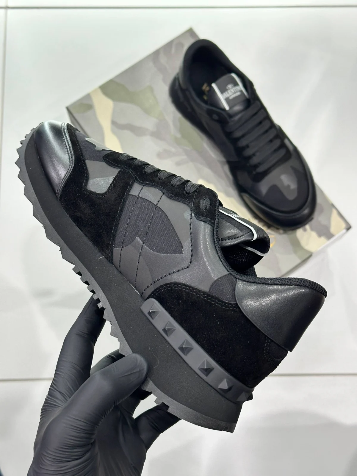 Кроссовки VALENTINO — изображение 3