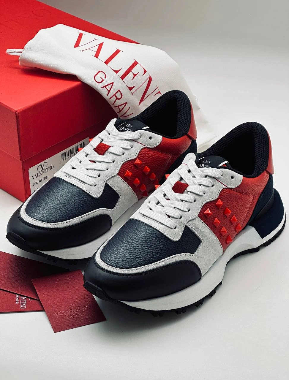 photo_2026-06-13_00-31-11 Кроссовки VALENTINO — изображение 1