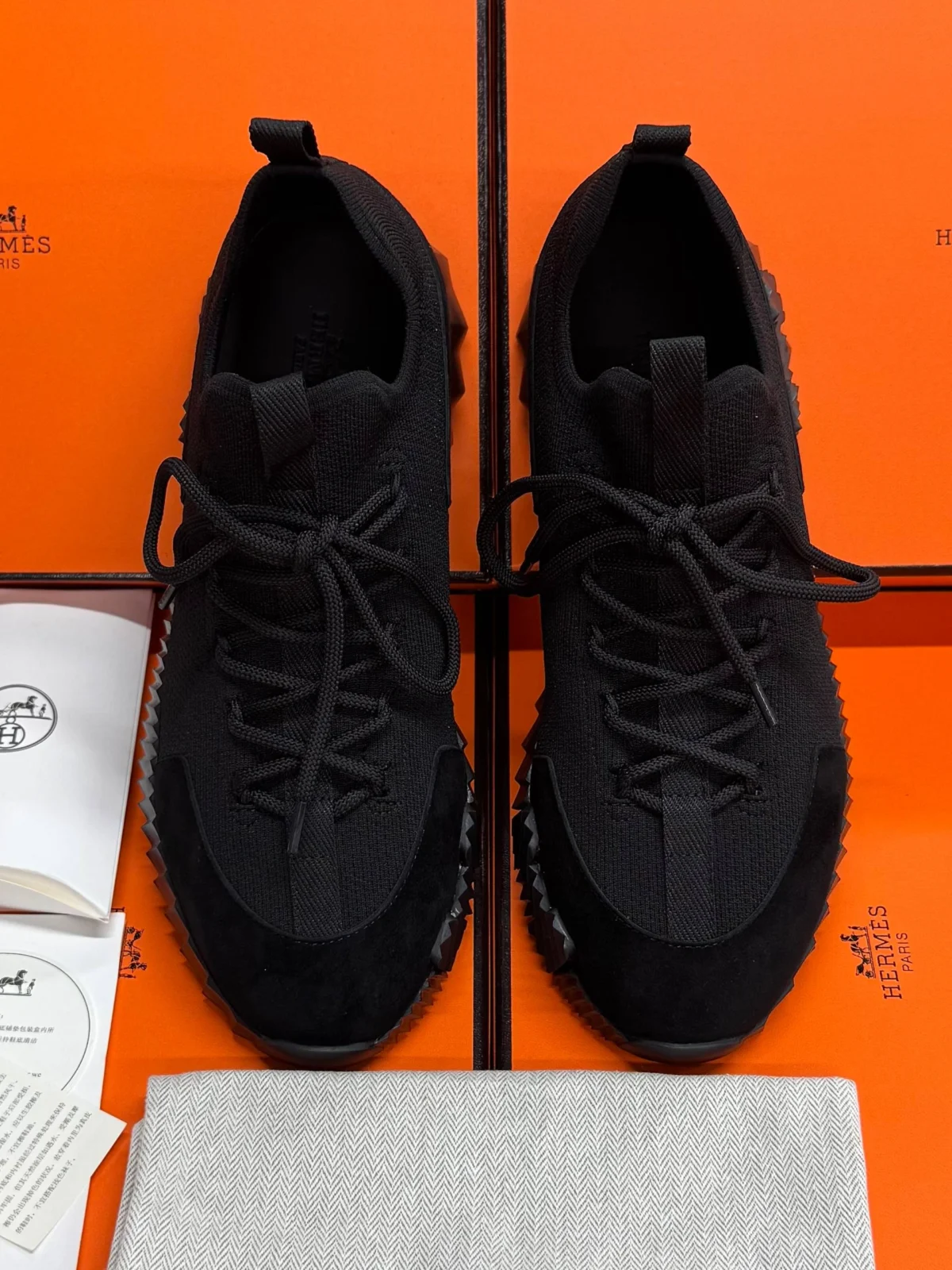 Кроссовки HERMES — изображение 2