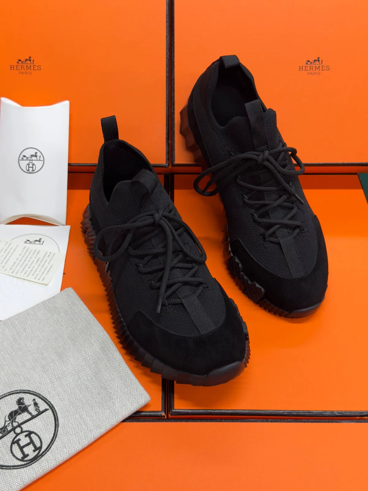 Кроссовки HERMES — изображение 3