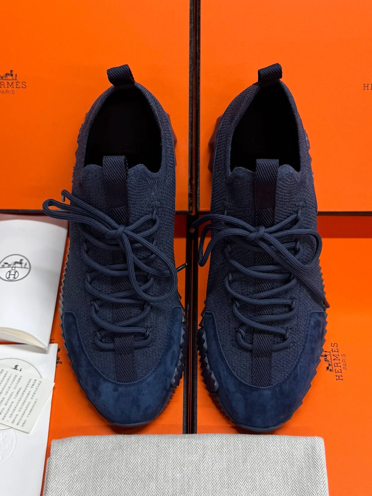 Кроссовки HERMES — изображение 2