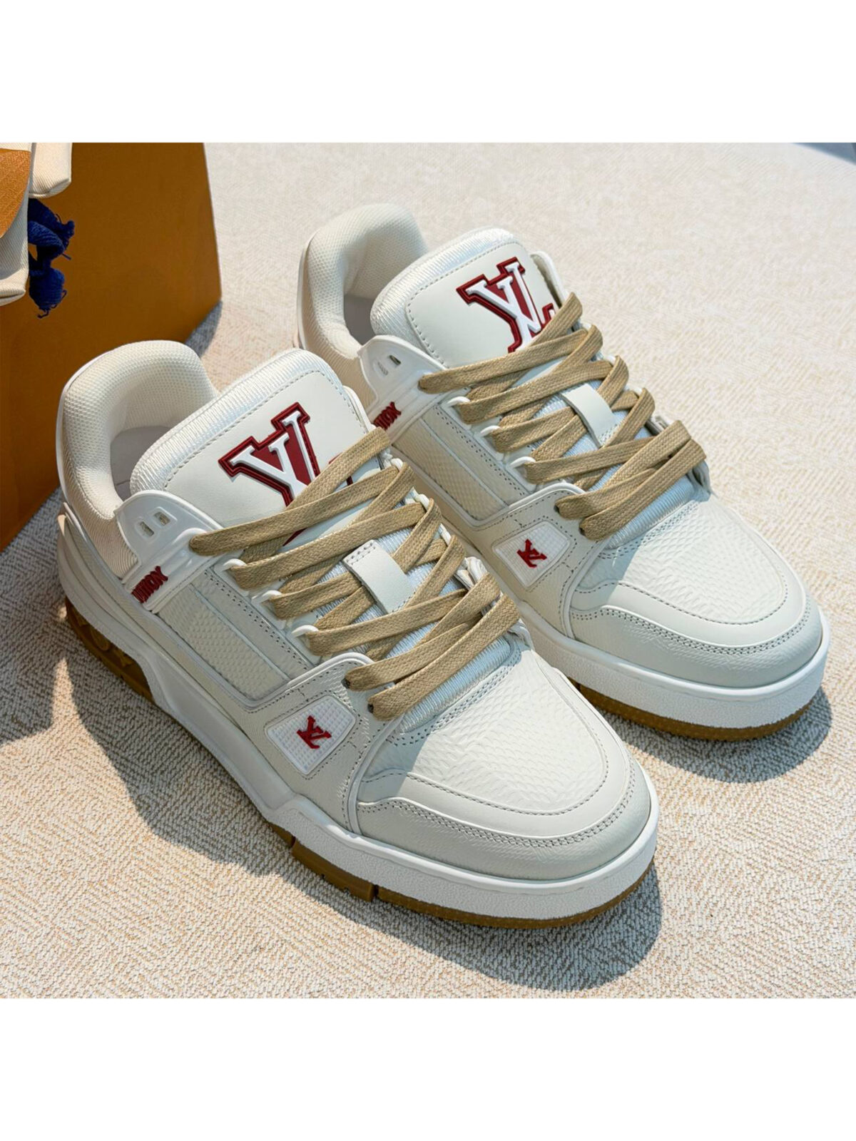 1 Женские кеды Louis Vuitton белого цвета, артикул 345439