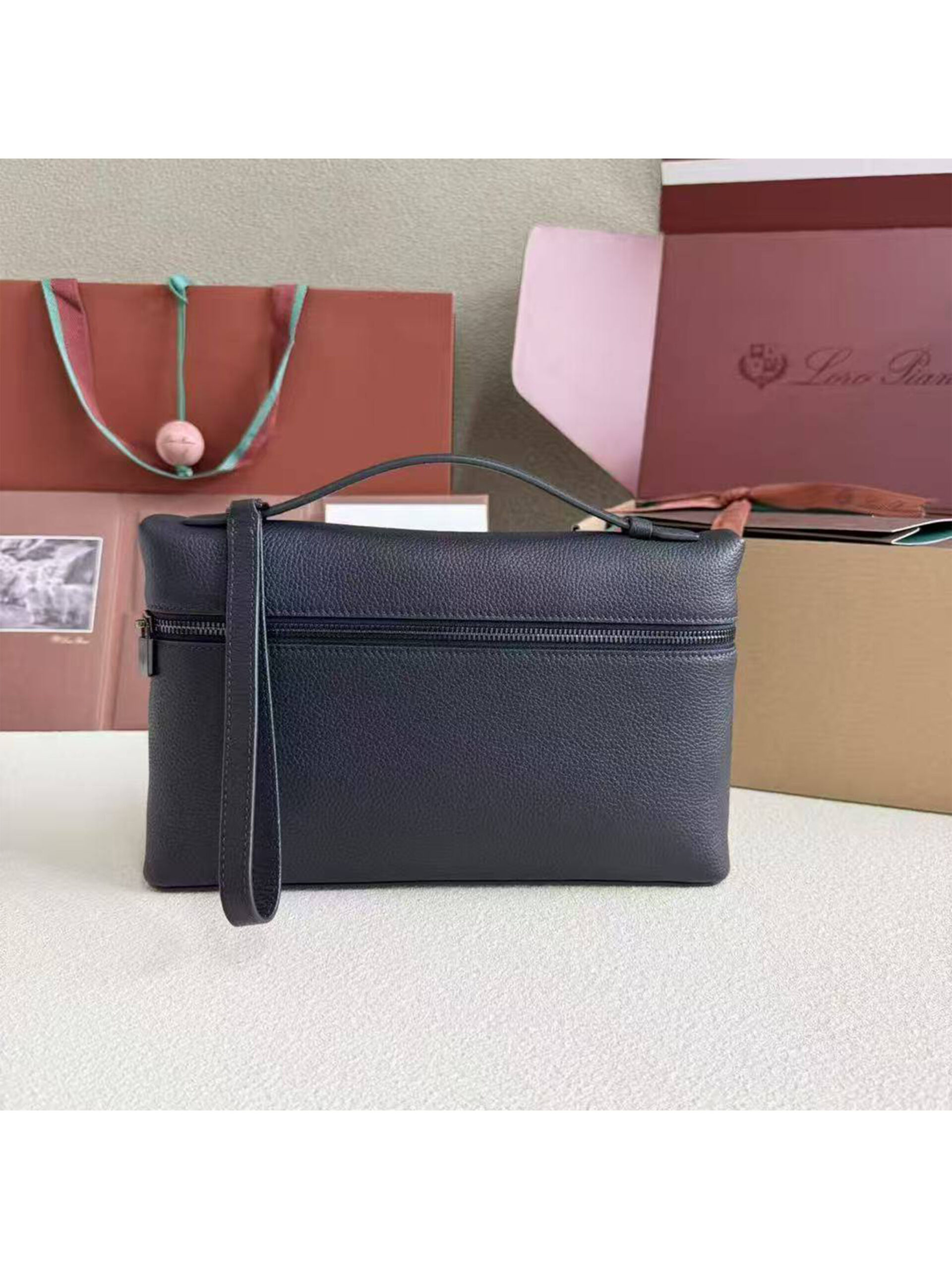 10 Клатч LORO PIANA — изображение 1
