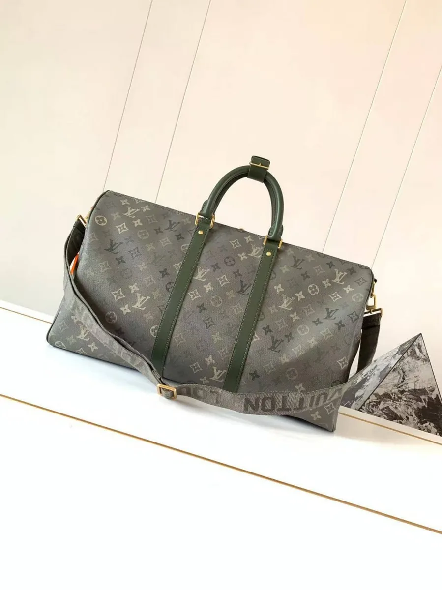 344803_1 Дорожная сумка LOUIS VUITTON — изображение 1