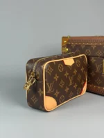 Мужская сумка мессенджер Louis Vuitton коричневого цвета, артикул 344962 — фото 4