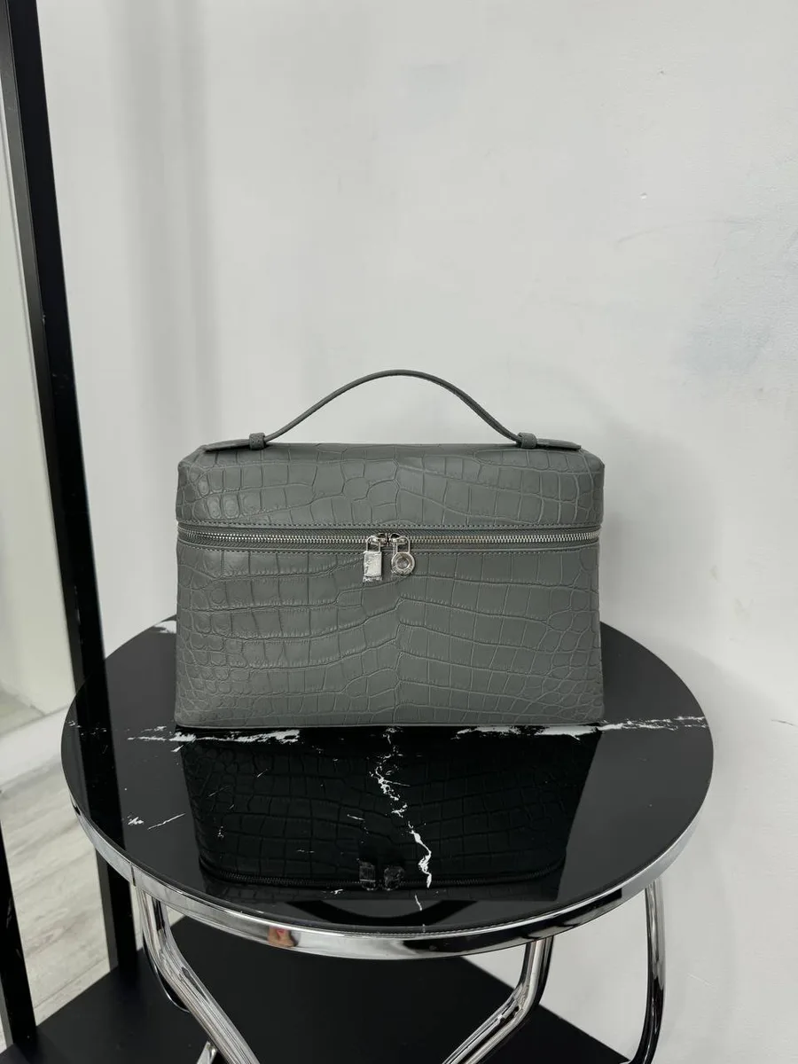 345035_1 Сумка мессенджер LORO PIANA — изображение 1