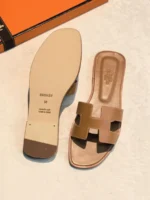Женские шлепанцы Hermes коричневого цвета, артикул 345051 — фото 4